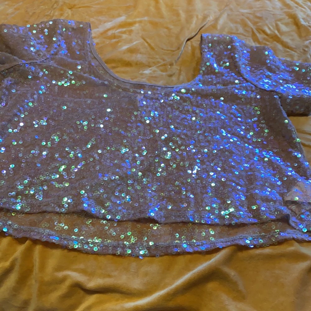 Cute sequence top - Picture 2 of 3